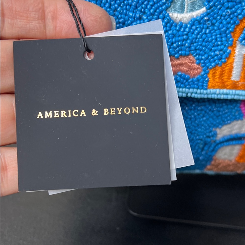 America & Beyond Express | Beaded Santorini Greece Iconic Seascape Shoulder Bag - Picture 3 of 13